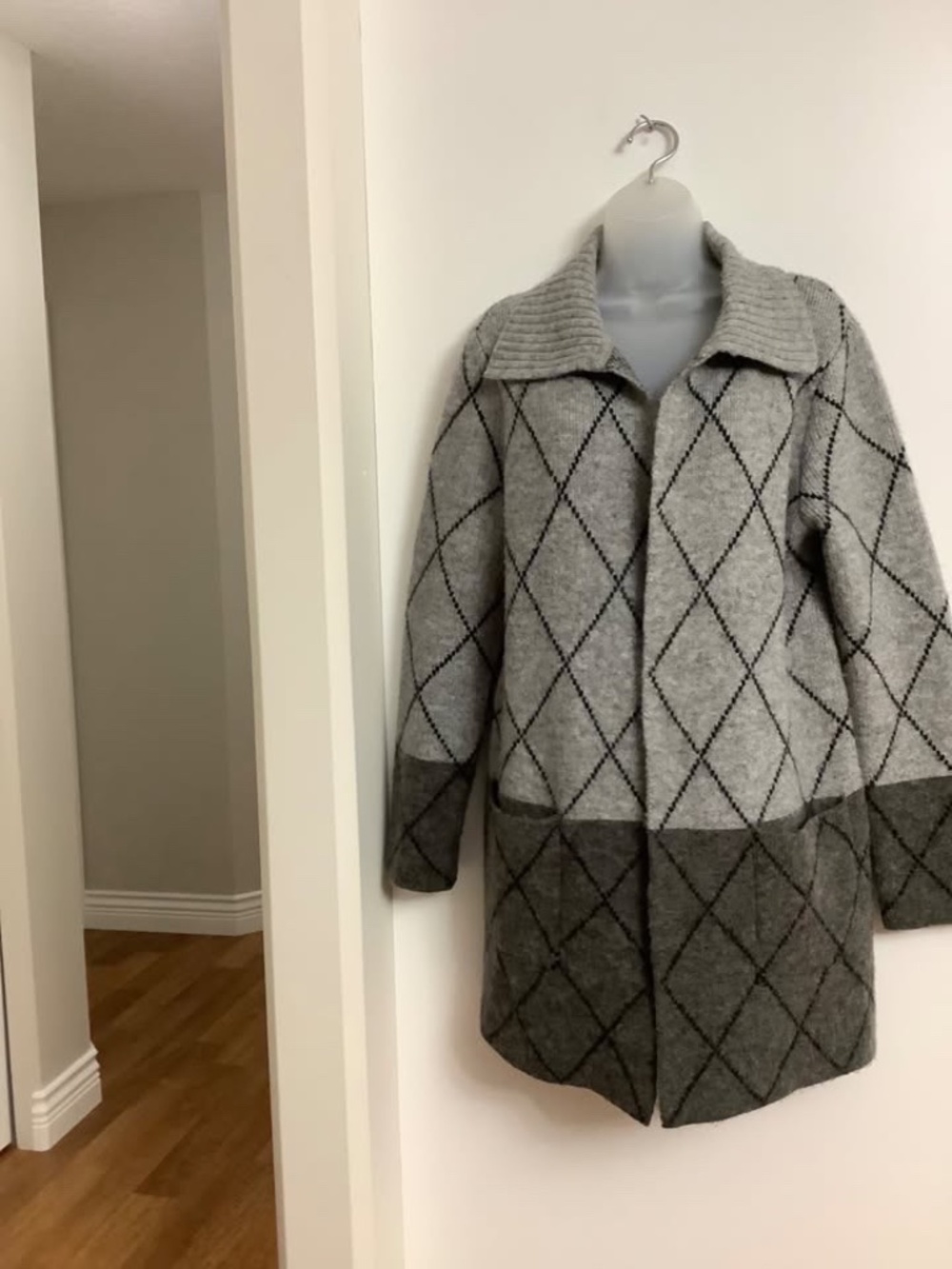 Tahari thick wool blend cardigan w pockets Medium 35-38 bust